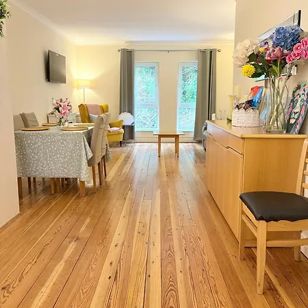 Maureens Two Bedroom F28 Vy13 شقة *